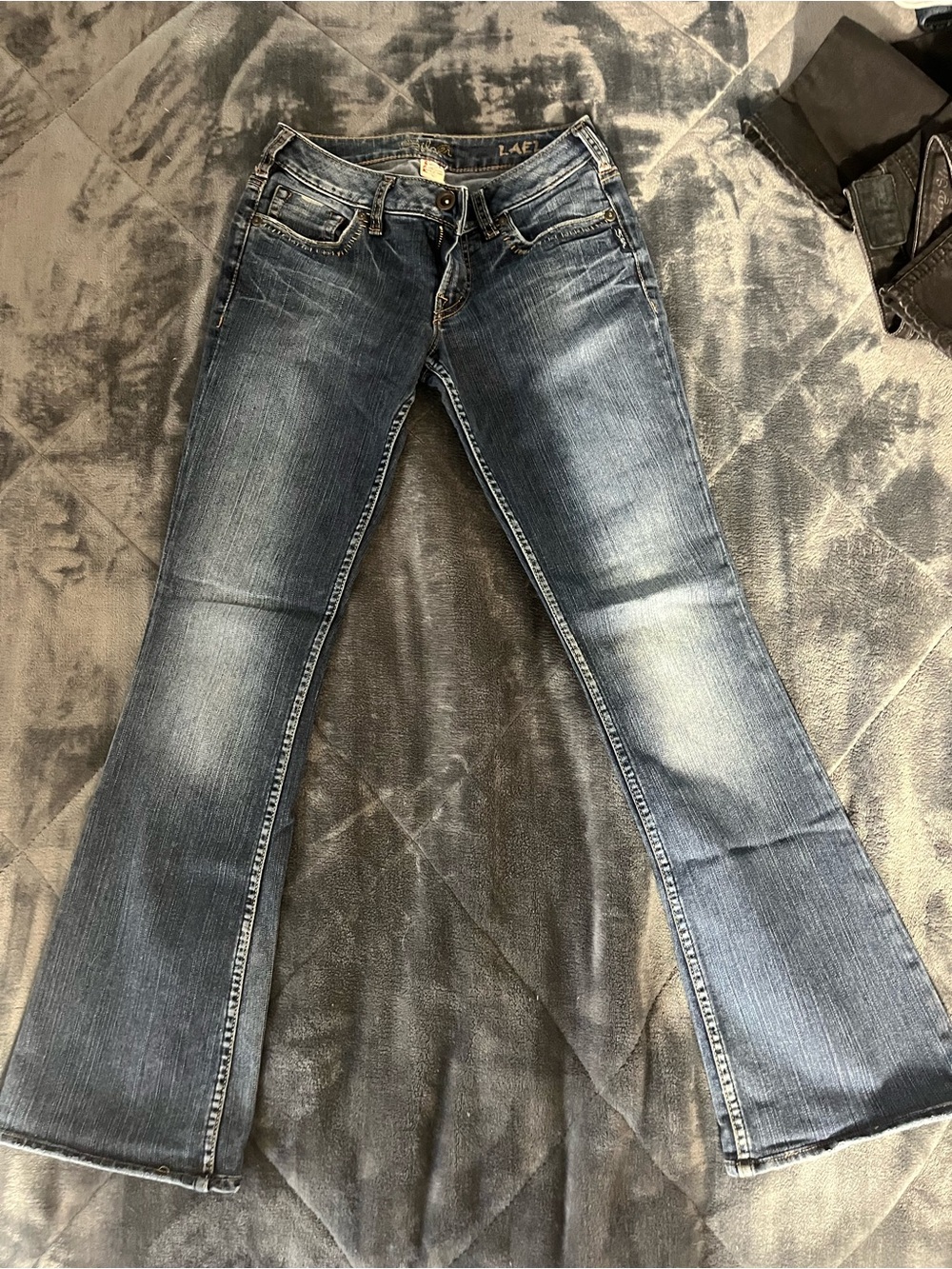 Silver Jeans Women's Medium Blue Flare Jeans